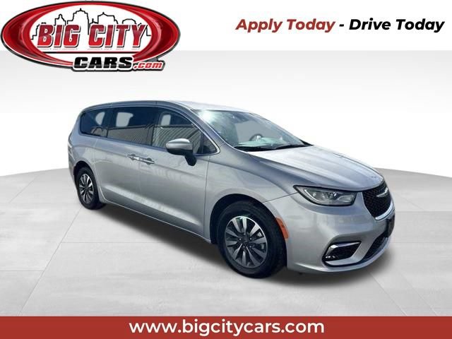 Used 2023 Chrysler Pacifica Touring-L