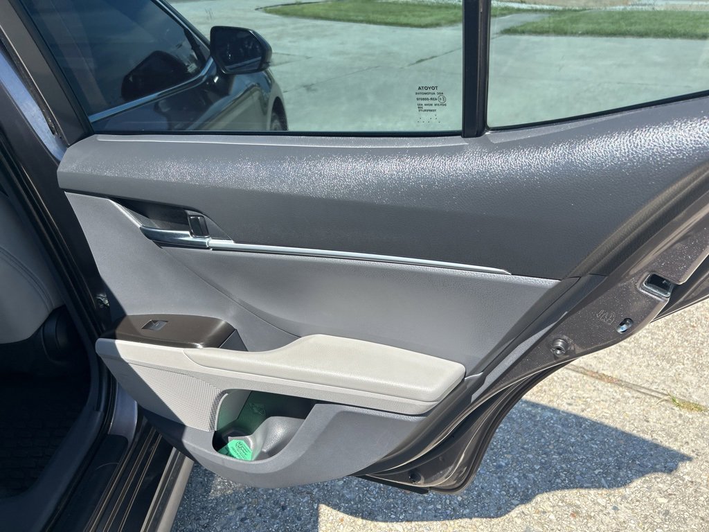 Used 2022 Toyota Camry SE image 21