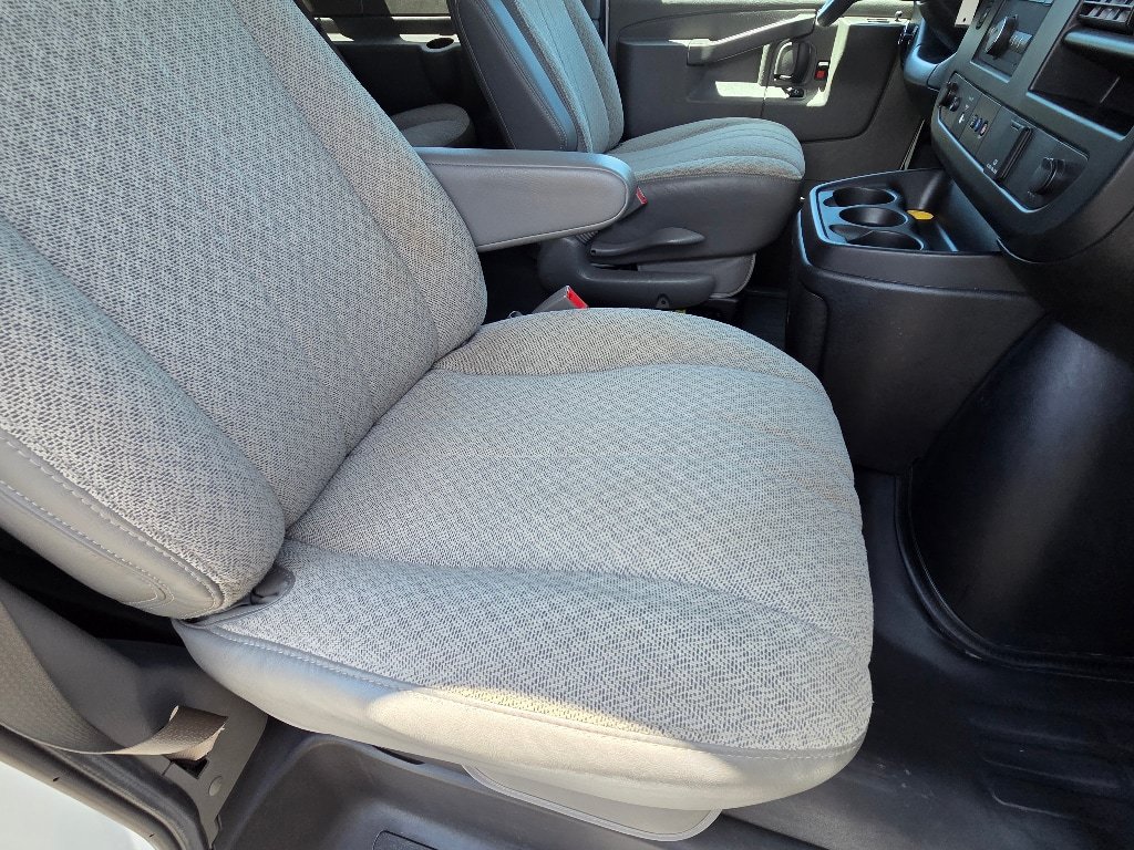 Used 2022 Chevrolet Express 3500 LS RWD image 10