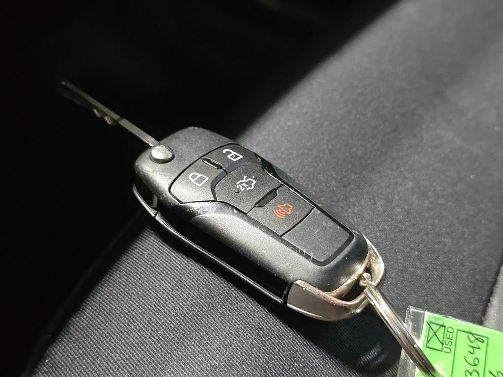 Used 2016 Ford Fusion SE FWD image 35