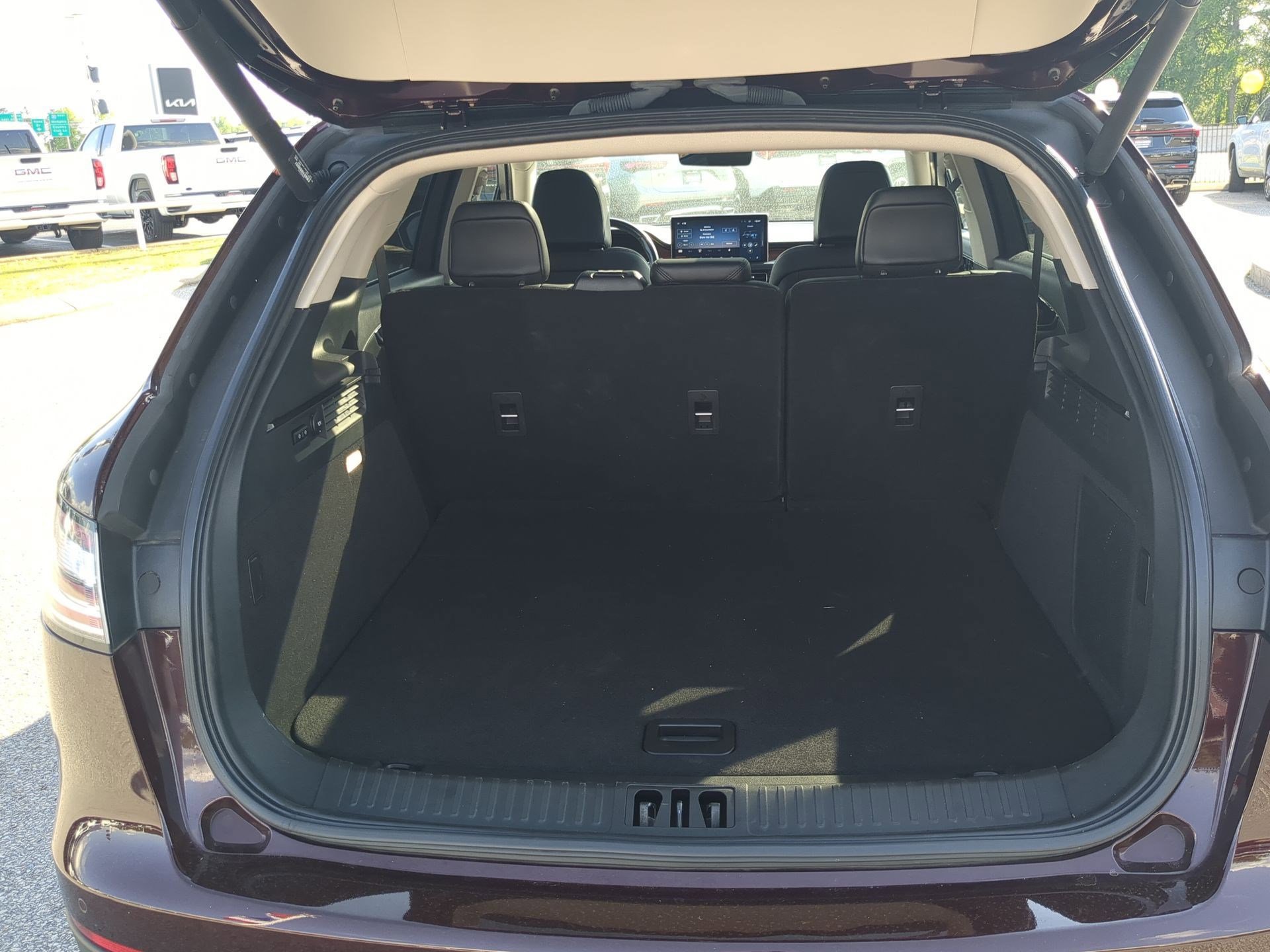 Used 2022 Lincoln Nautilus Reserve AWD/4WD image 22