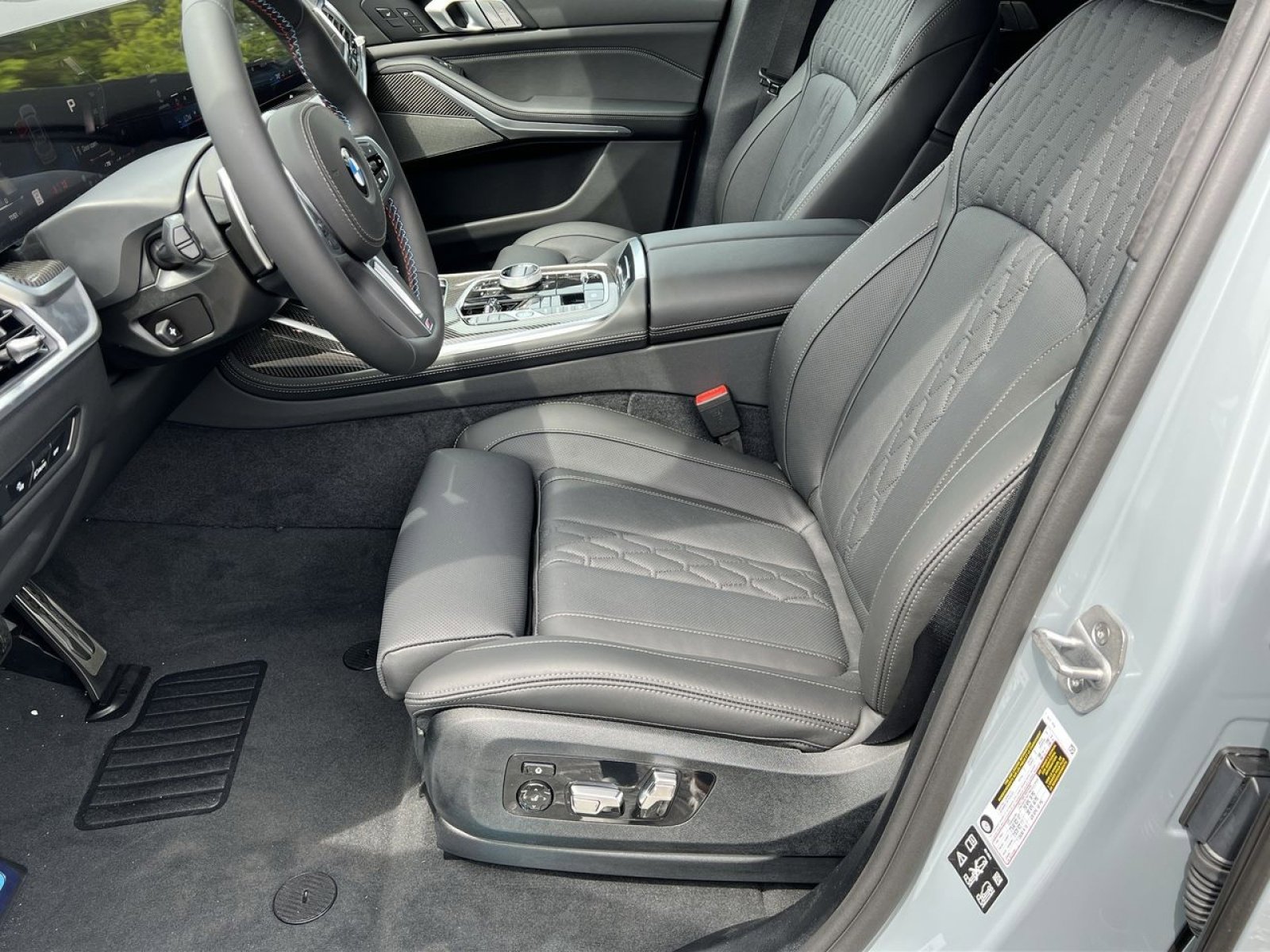 New 2026 BMW X7 M60i image 10