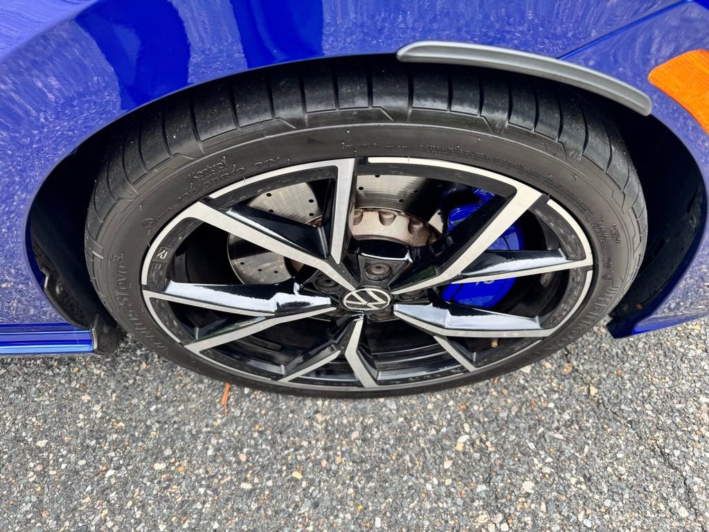Used 2023 Volkswagen Golf R AWD/4WD image 10