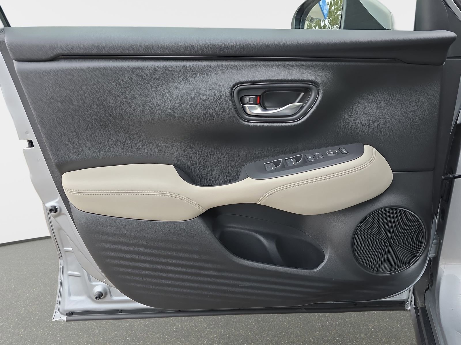 Used 2024 Honda HR-V LX image 25