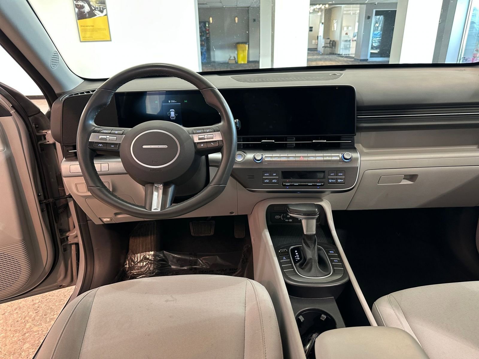 Used 2025 Hyundai Kona SEL image 34