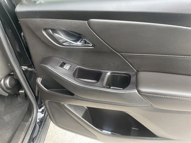 Used 2020 Chevrolet Traverse LT FWD image 35