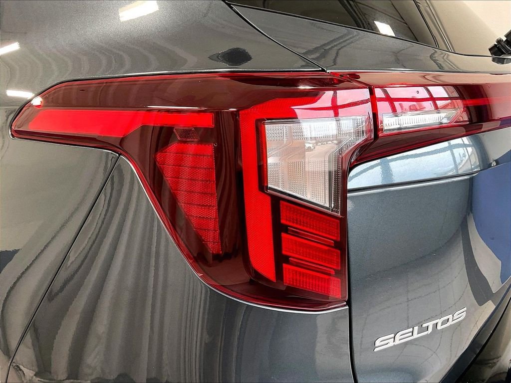 Used 2025 Kia Seltos S AWD/4WD image 34