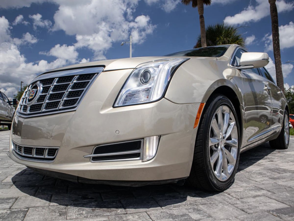 Used 2013 Cadillac XTS Premium FWD image 32