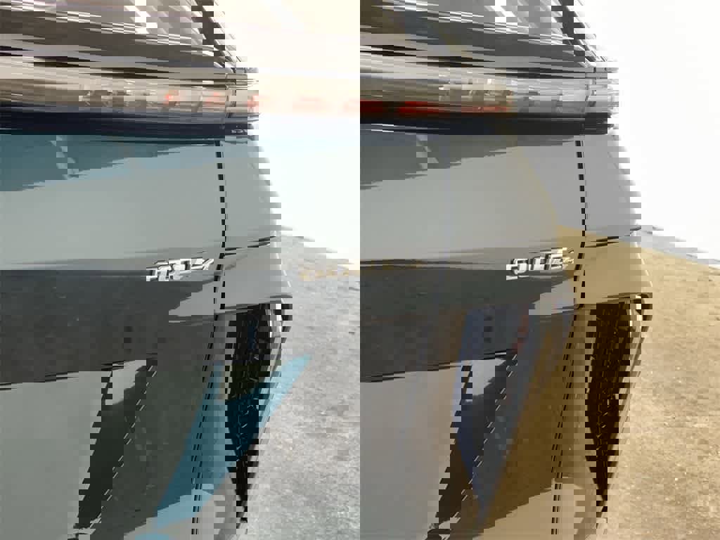 Certified 2025 Cadillac Lyriq Luxury w/ LPO, Floor Liner Package image 11