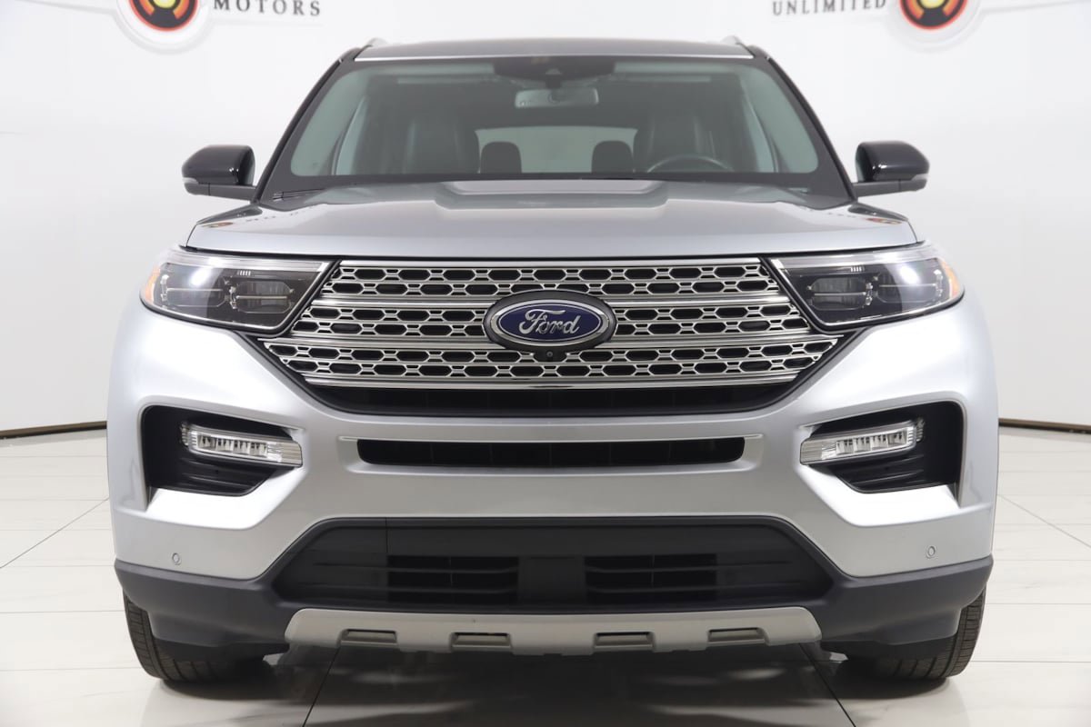 Used 2023 Ford Explorer Limited w/ Equipment Group 301A AWD/4WD image 57