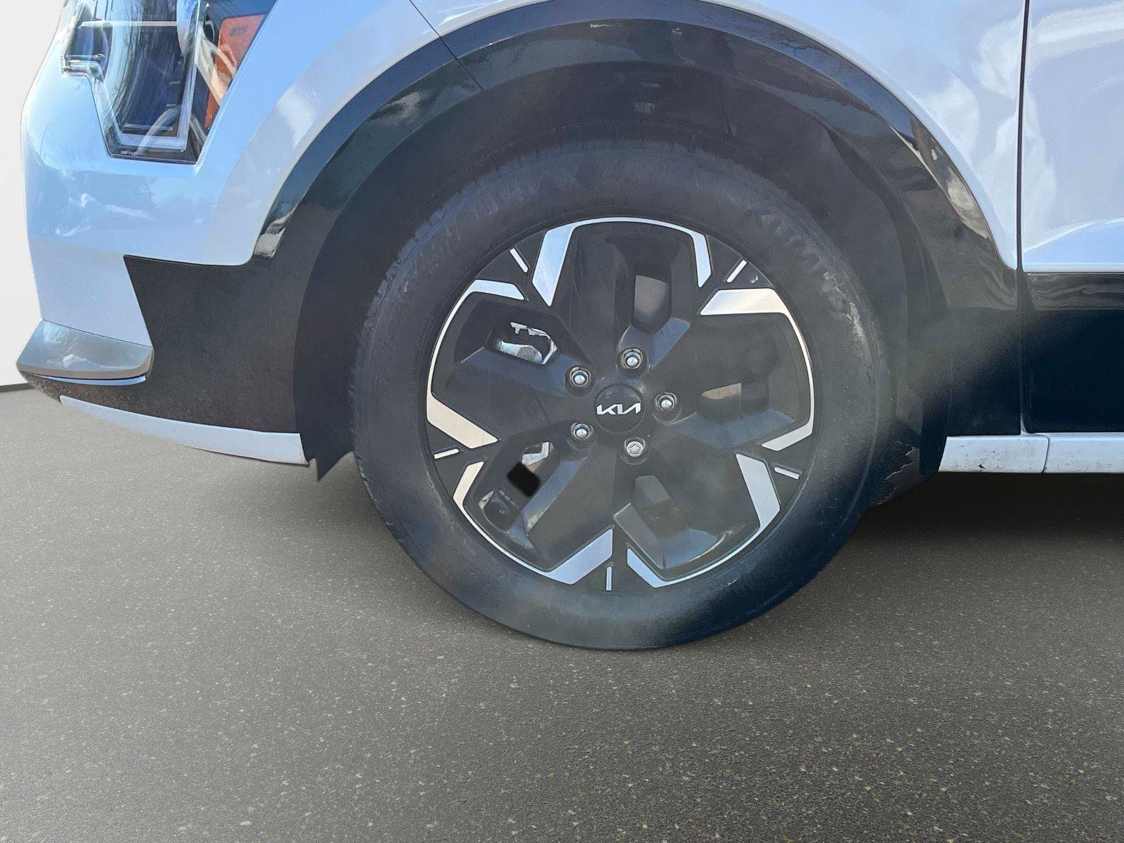 Used 2025 Kia Niro Wind w/ Wind Preserve Package image 9