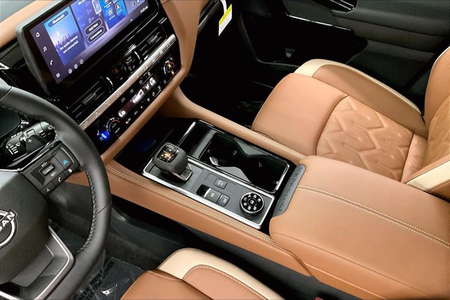 New 2026 Nissan Pathfinder Platinum AWD/4WD image 9