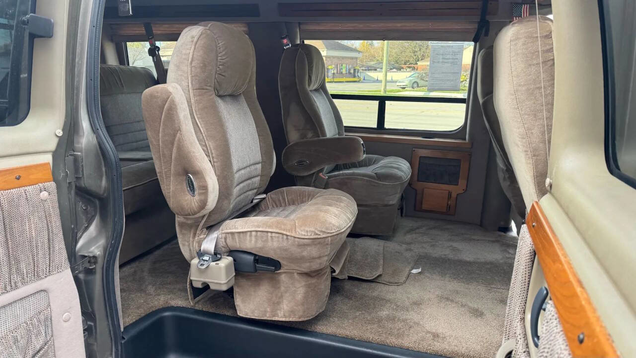 Used 1999 Chevrolet Express 1500 w/ Convenience Pkg image 16
