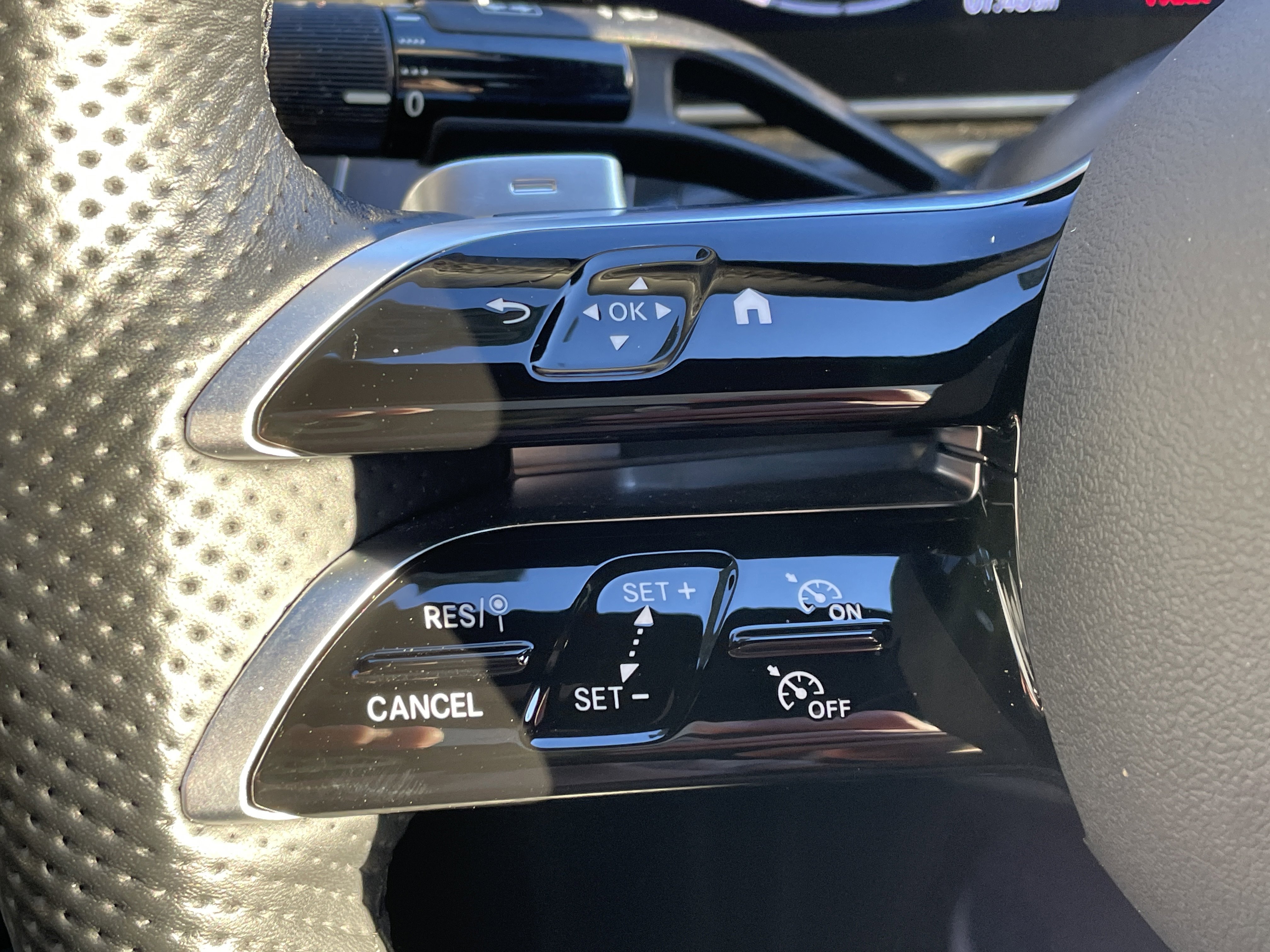 Certified 2025 Mercedes-Benz C 300 4MATIC Sedan image 28