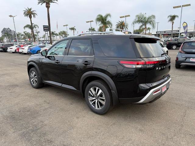 New 2025 Nissan Pathfinder SL FWD image 4