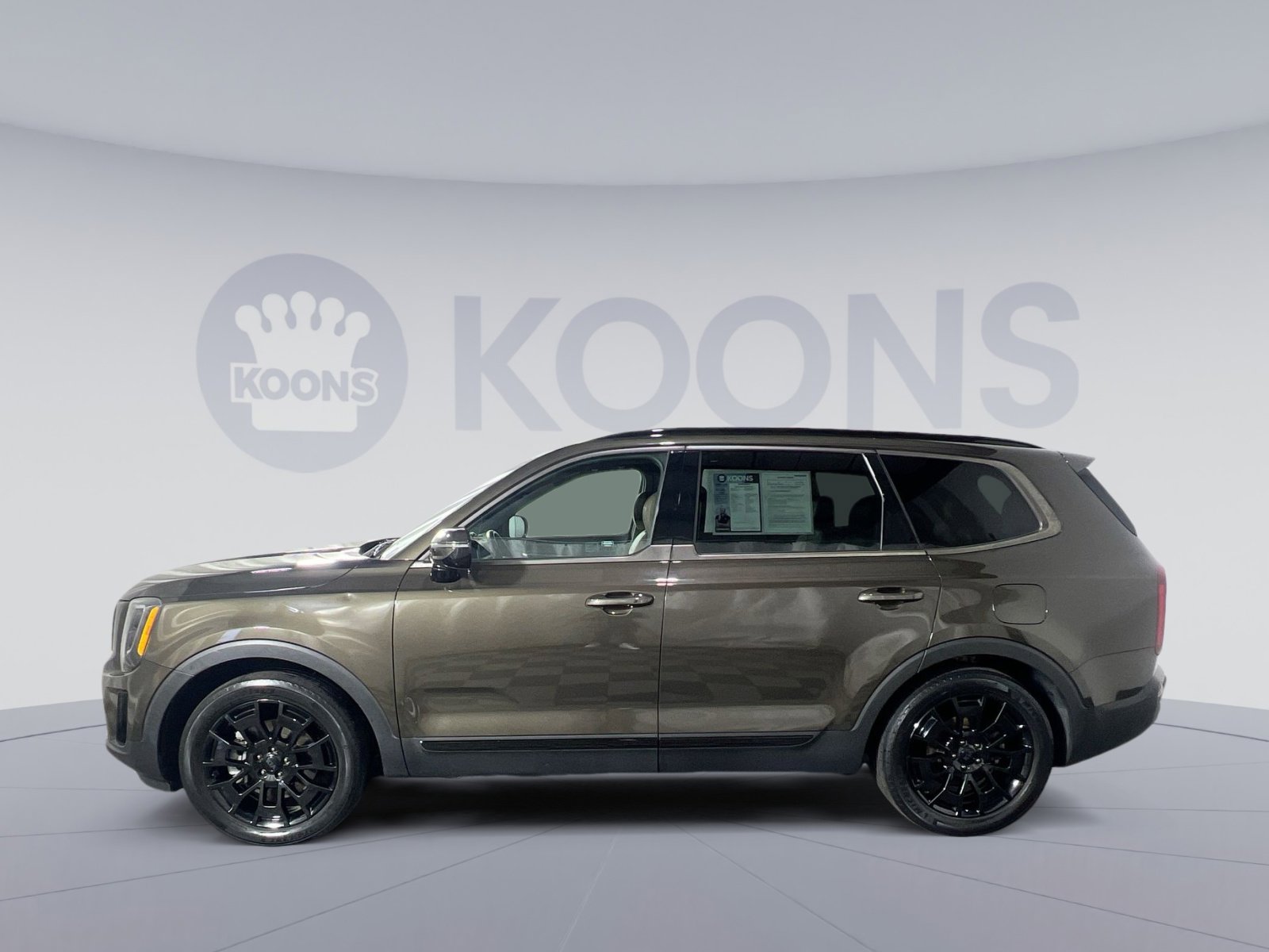 Used 2021 Kia Telluride SX w/ SX Prestige Package image 2
