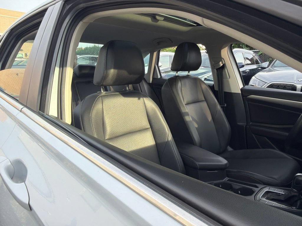 Used 2019 Volkswagen Jetta SE FWD image 18
