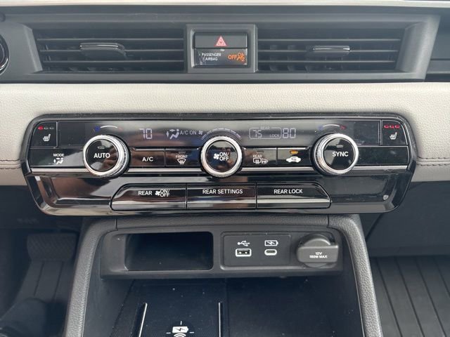 Certified 2025 Honda Pilot Touring image 18