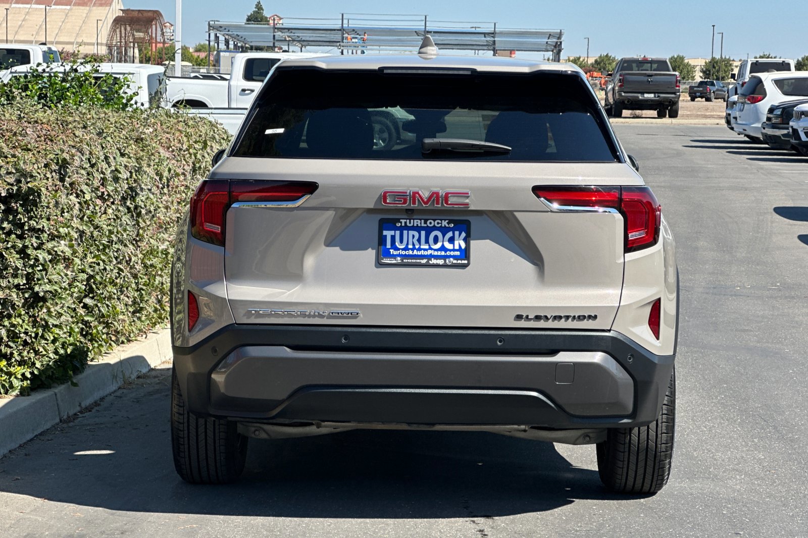Used 2025 GMC Terrain Elevation image 5