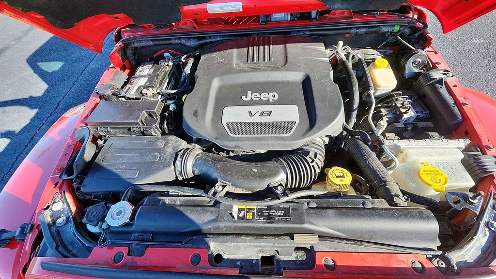 Used 2017 Jeep Wrangler Unlimited Sahara w/ Dual Top Group image 29