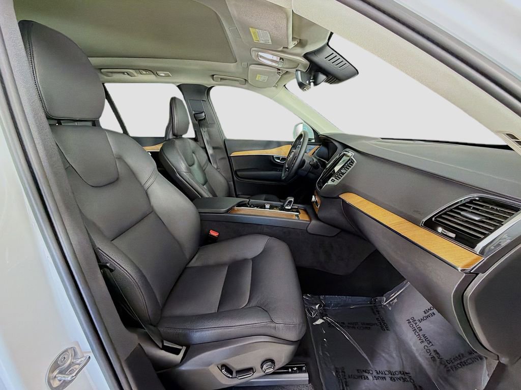 Certified 2023 Volvo XC90 T8 Plus AWD/4WD image 31