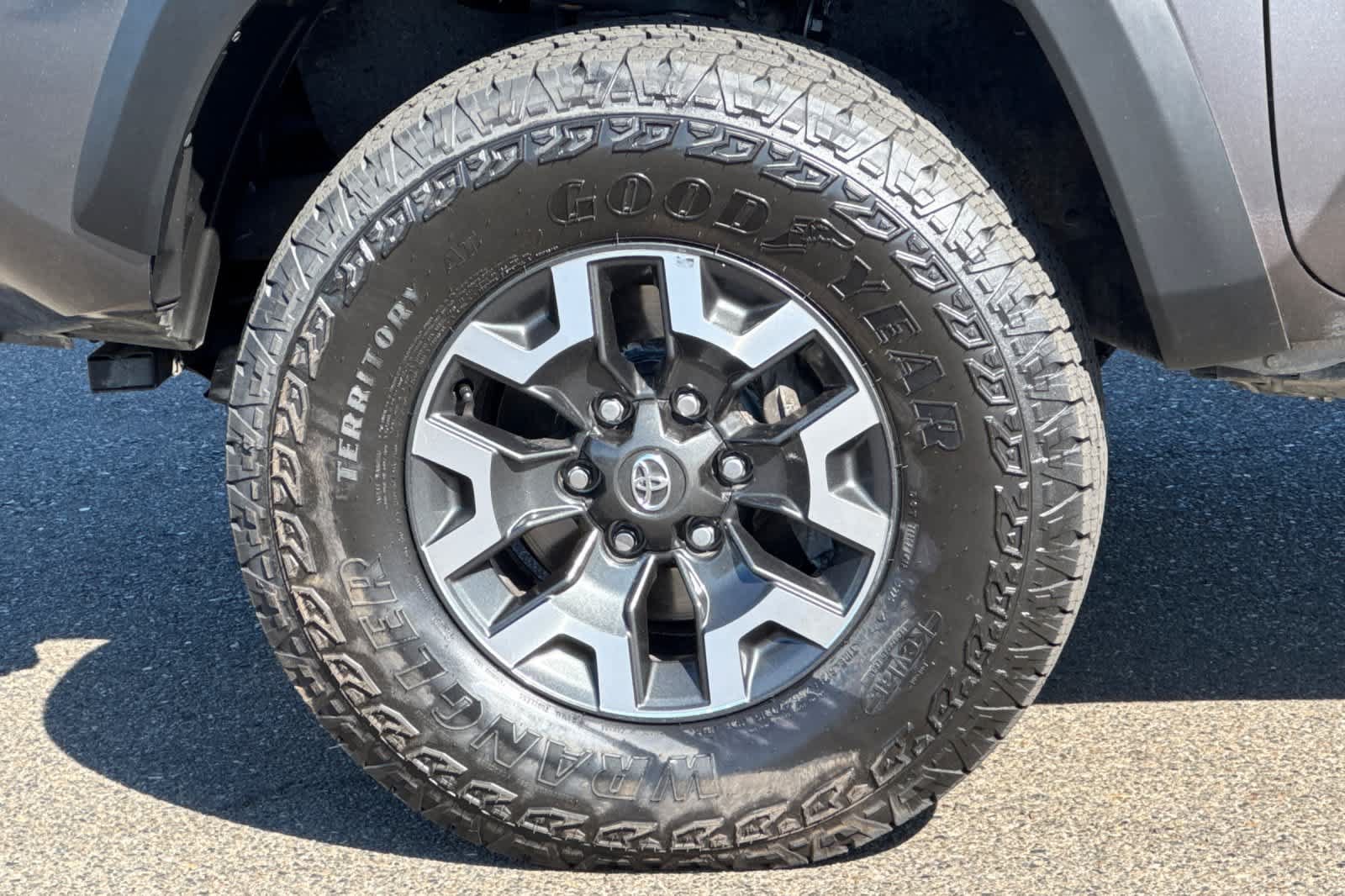 Certified 2023 Toyota Tacoma TRD Off-Road AWD/4WD image 29