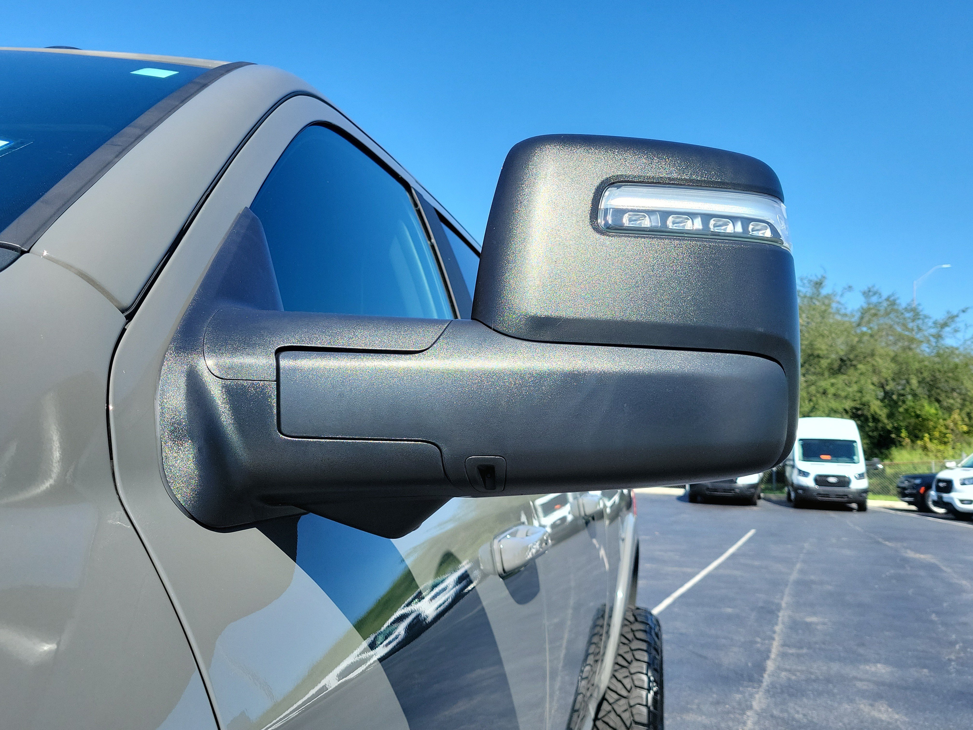 Used 2026 RAM 2500 Limited AWD/4WD image 4