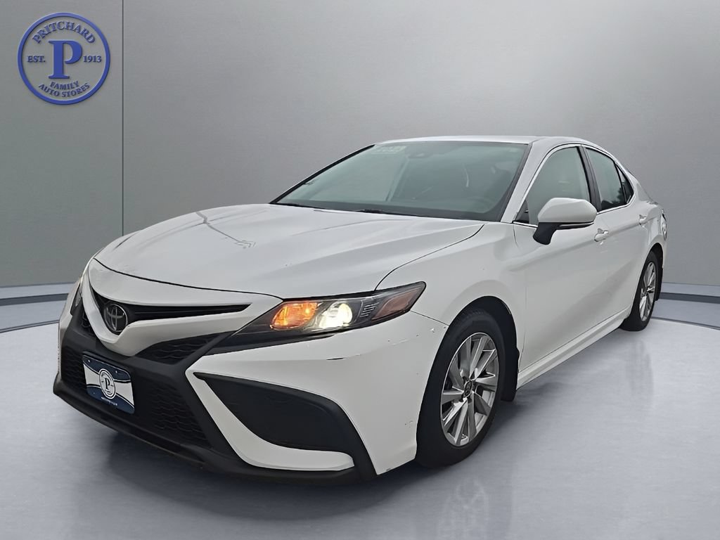 Used 2023 Toyota Camry SE FWD image 3