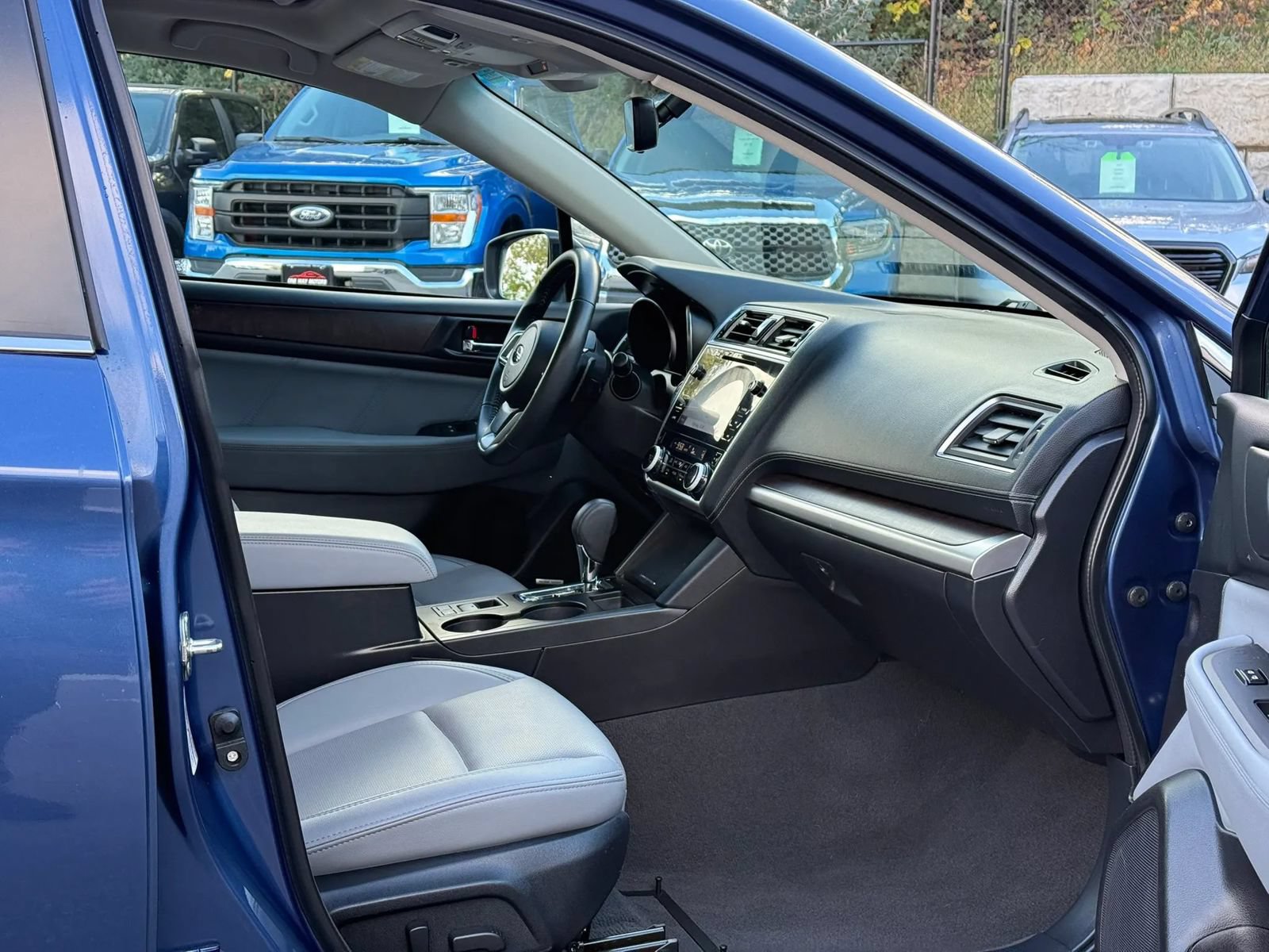 Used 2019 Subaru Outback 3.6R Limited w/ Popular Package #2 AWD/4WD image 13