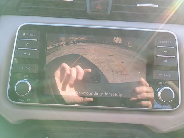 Used 2021 Nissan Versa SV image 32