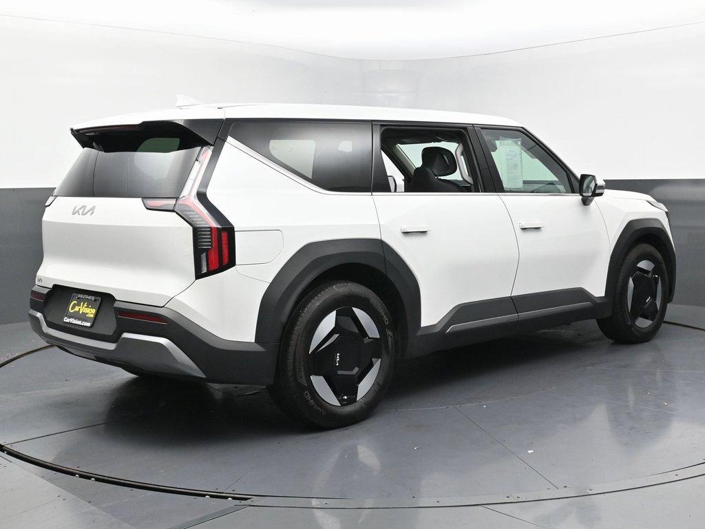 Used 2024 Kia EV9 Light Long Range image 5