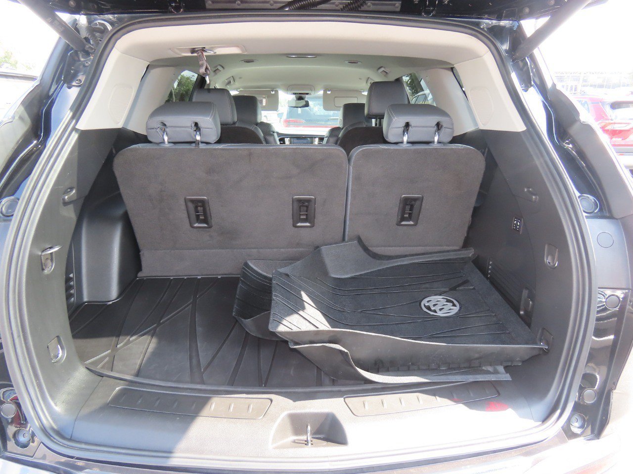 Used 2021 Buick Enclave Premium w/ Surround and Sites Package AWD/4WD image 14