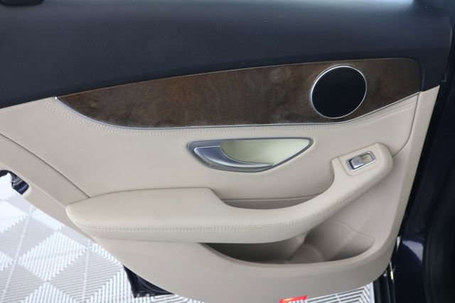 Used 2015 Mercedes-Benz C 300 4MATIC Sedan image 24