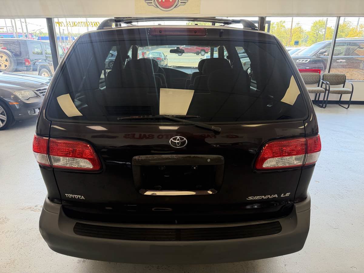 Used 2002 Toyota Sienna LE FWD image 7