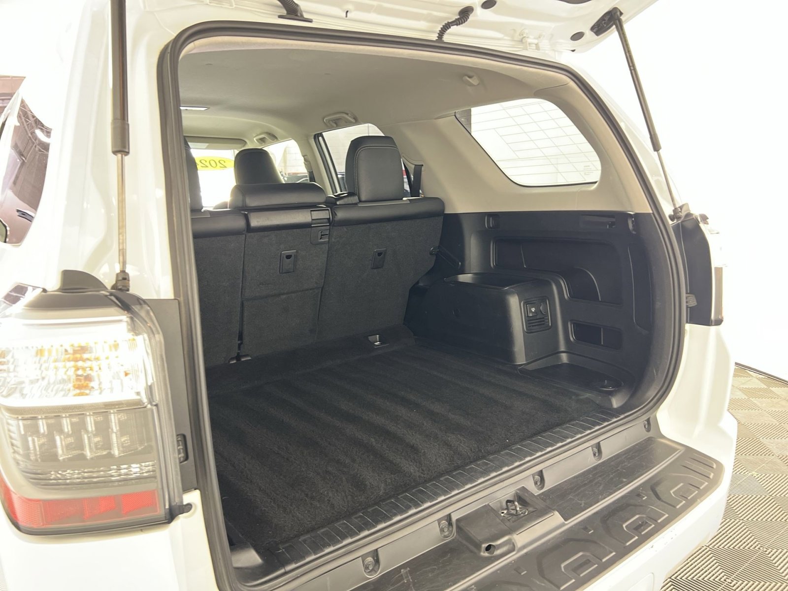 Used 2024 Toyota 4Runner SR5 Premium image 26