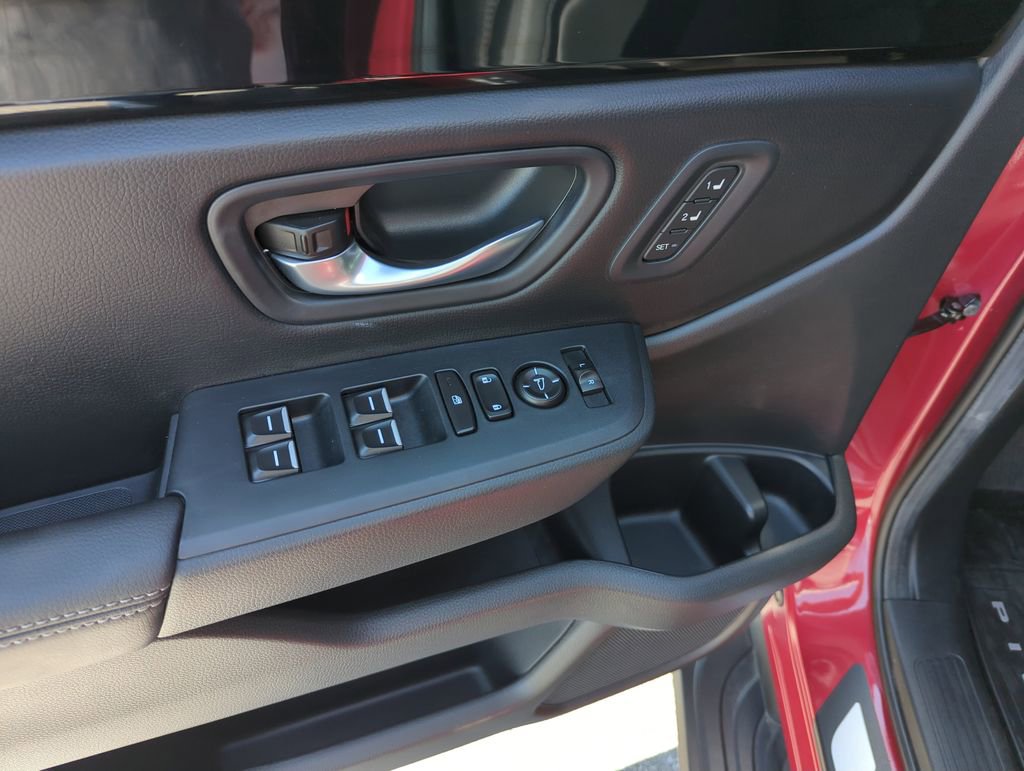 Used 2025 Honda Pilot Touring image 19