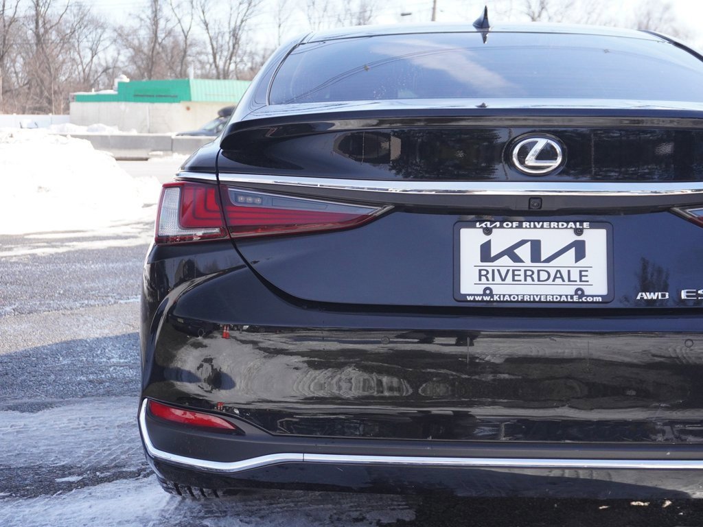 Used 2023 Lexus ES 250 w/ Premium Package image 16