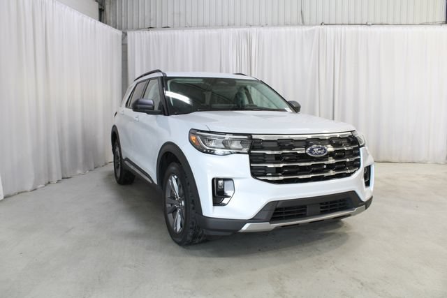 Used 2025 Ford Explorer Active w/ Active Comfort Package AWD/4WD image 40