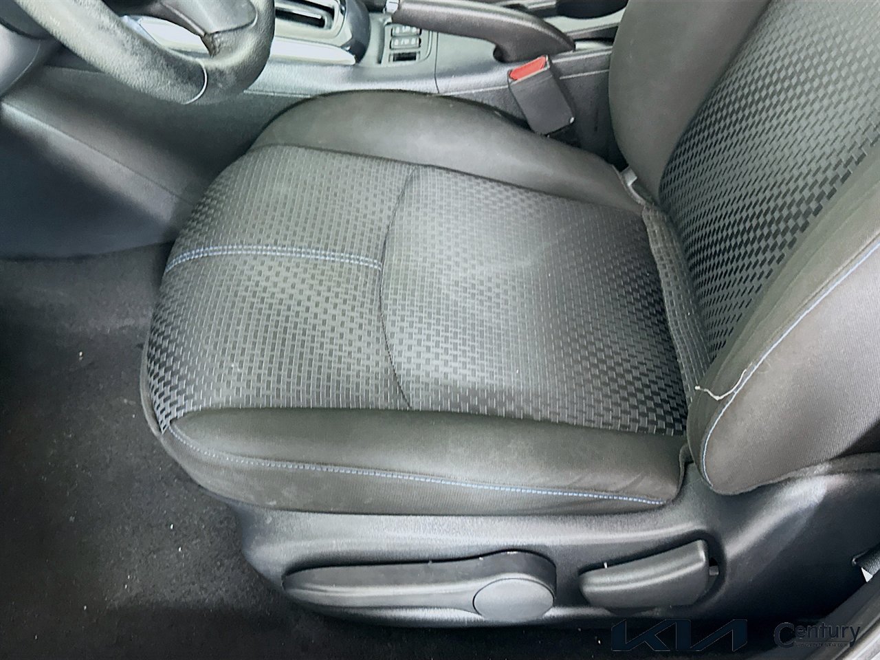 Used 2018 Nissan Sentra SR w/ Protection Package FWD image 18