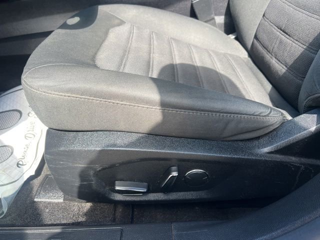 Used 2020 Ford Fusion SE AWD/4WD image 19