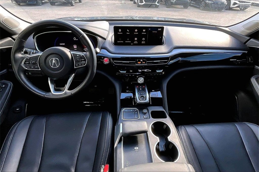Used 2023 Acura MDX SH-AWD w/ Technology Package image 3
