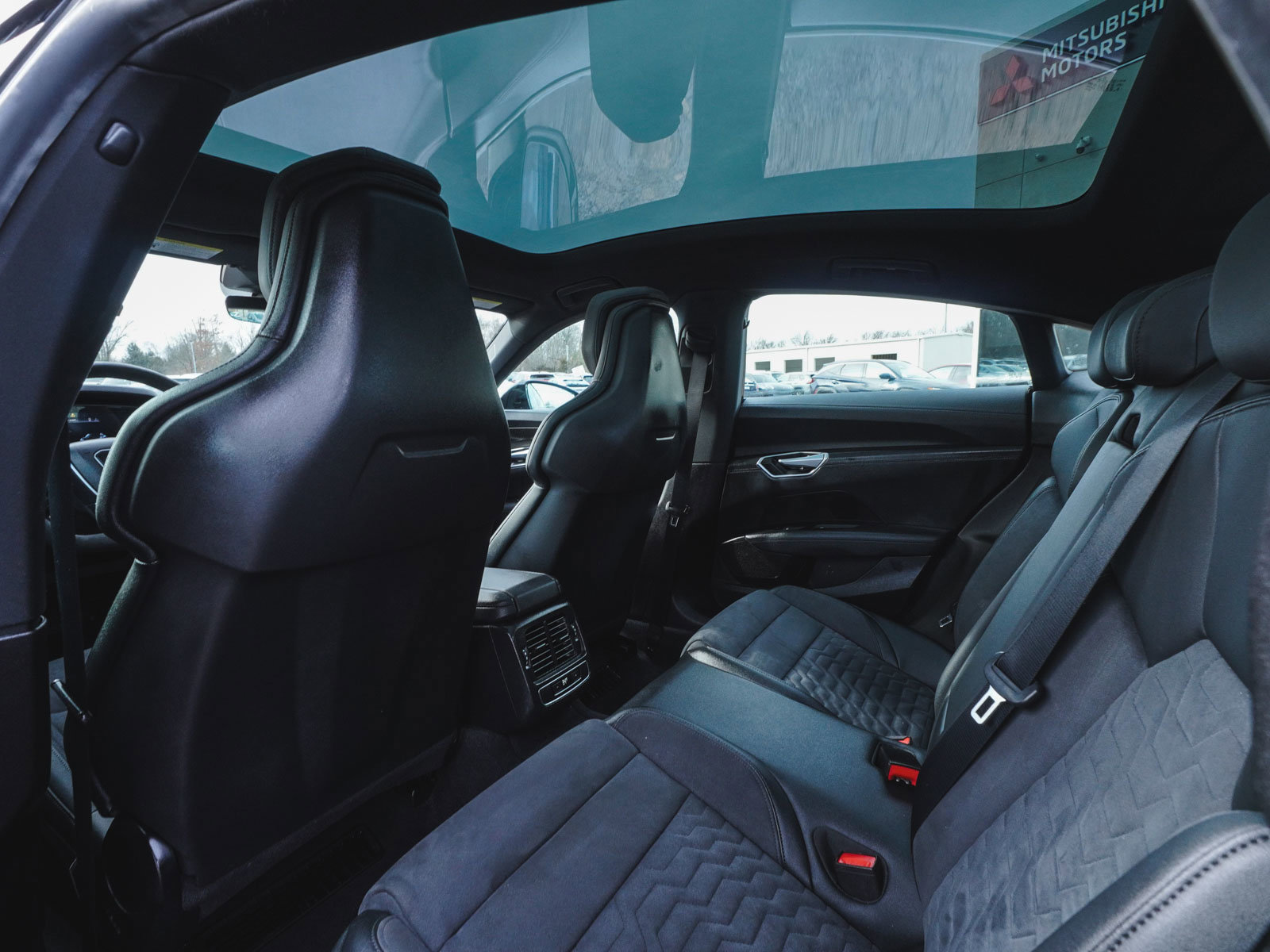 Used 2022 Audi e-tron GT Premium Plus w/ Performance Package image 32