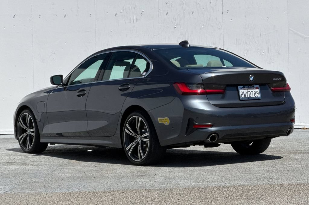Used 2021 BMW 330e w/ Parking Assistance Package RWD image 5