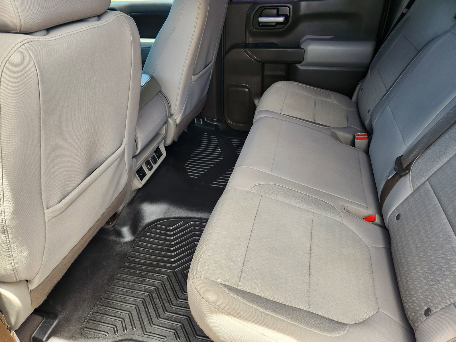 Used 2021 Chevrolet Silverado 1500 LT AWD/4WD image 33