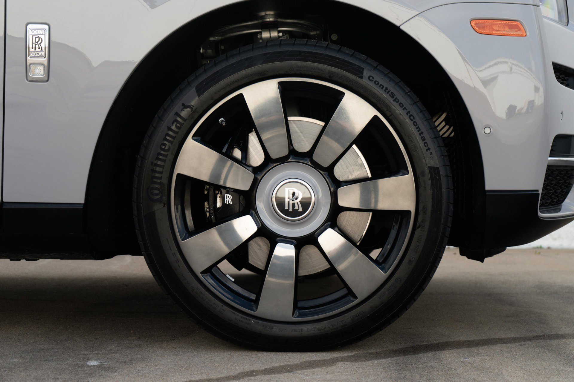 Used 2024 Rolls-Royce Cullinan image 38