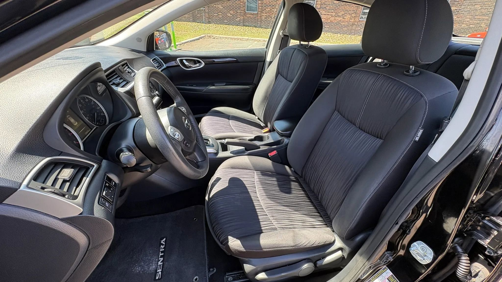 Used 2017 Nissan Sentra SV FWD image 20
