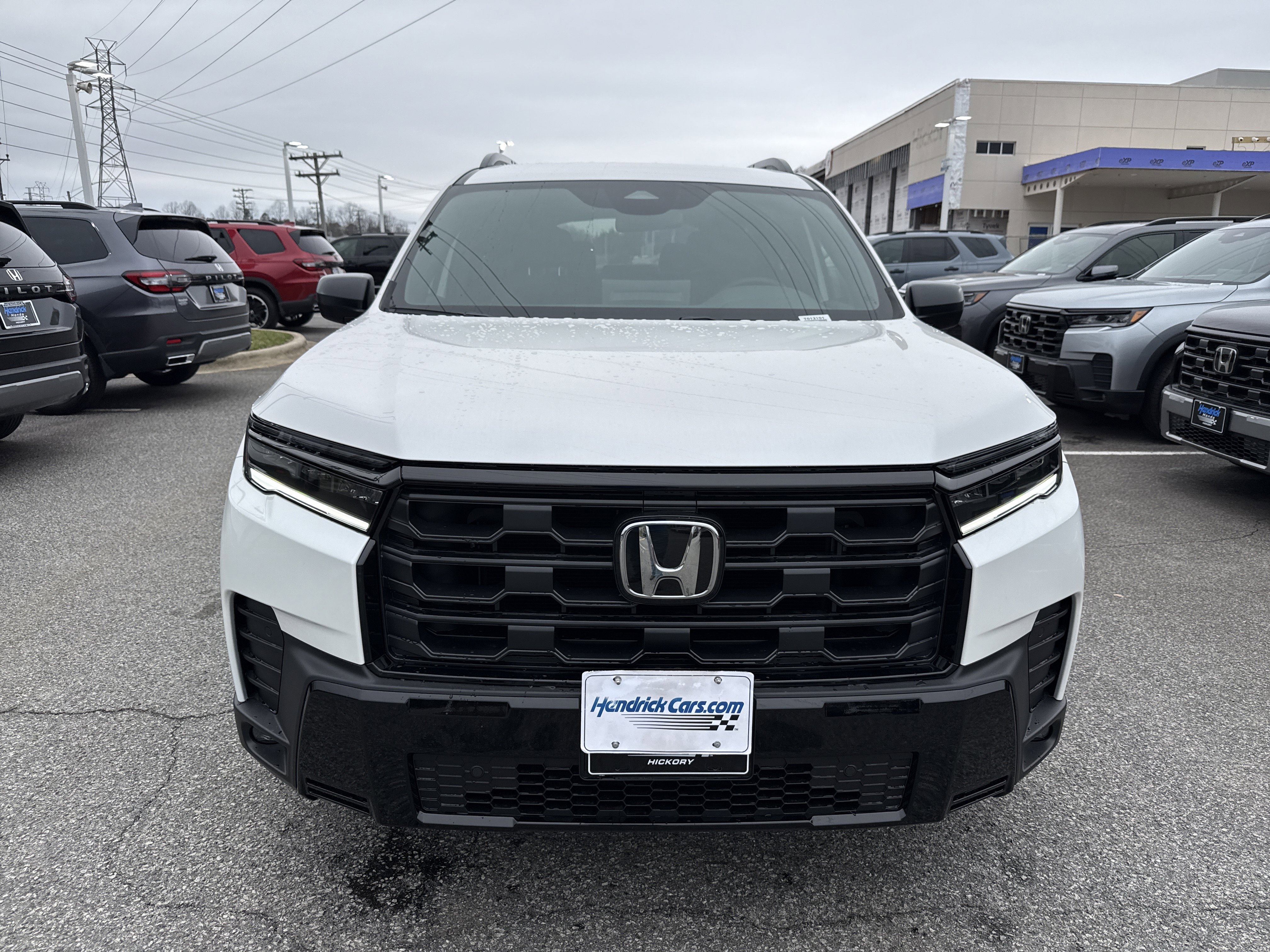 New 2026 Honda Pilot Sport image 3