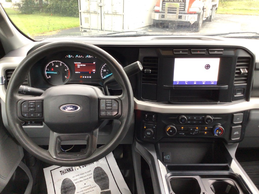 Used 2023 Ford F250 XLT AWD/4WD image 2