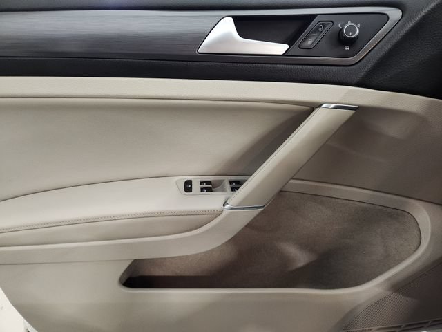 Used 2019 Volkswagen Golf S FWD image 23