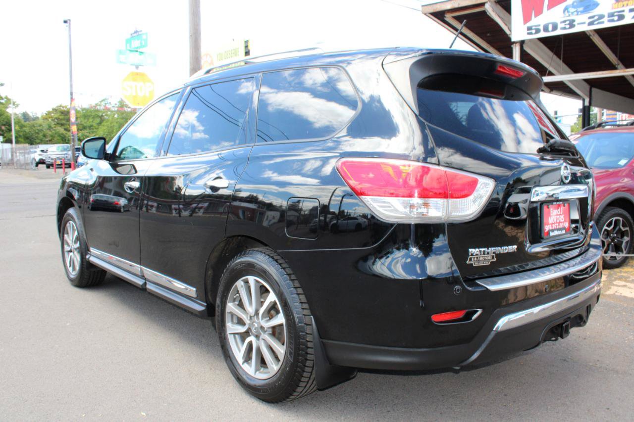 Used 2013 Nissan Pathfinder SL w/ SL Premium Pkg AWD/4WD image 4
